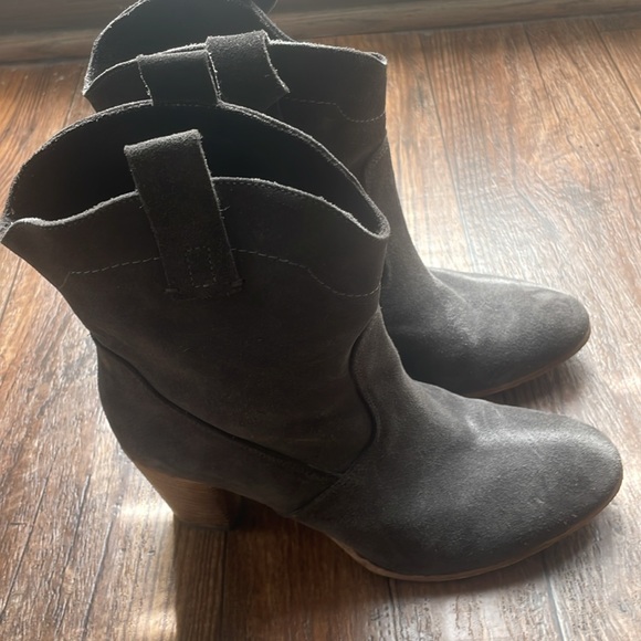 ALBERTO FERMANI Women's Suede Capricia Ankle Boots. Size 36.5. Used good condt. - Picture 6 of 11